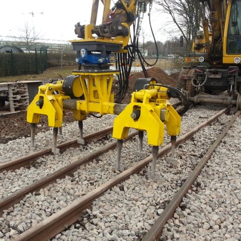 groupe de calage MSG 8 de la marque Richter und Müller en cours d'utilisation sur voie de chemin de fer